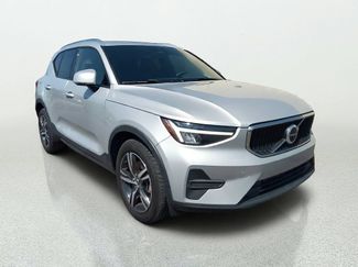 Used 2023 Volvo XC40 B5 Core AWD/4WD video 1