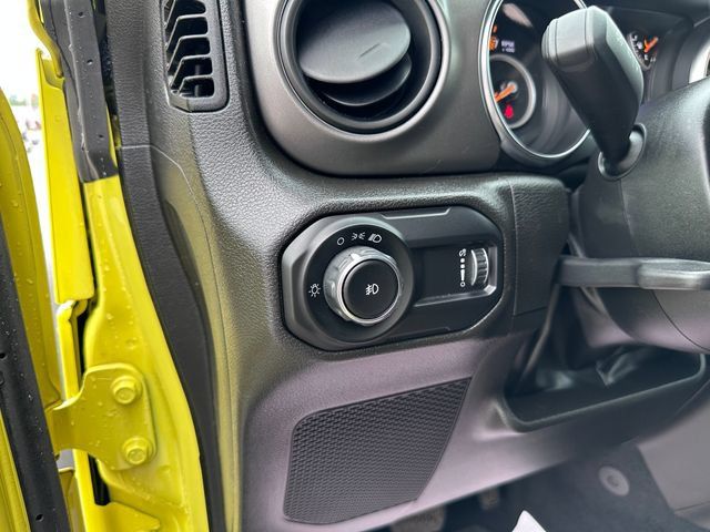 Used 2023 Jeep Wrangler Sport AWD/4WD image 13