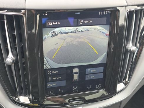 Used 2018 Volvo XC60 T6 Momentum w/ Advanced Package image 24