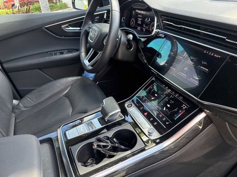 Used 2021 Audi Q7 3.0T Prestige w/ Prestige Package AWD/4WD image 2