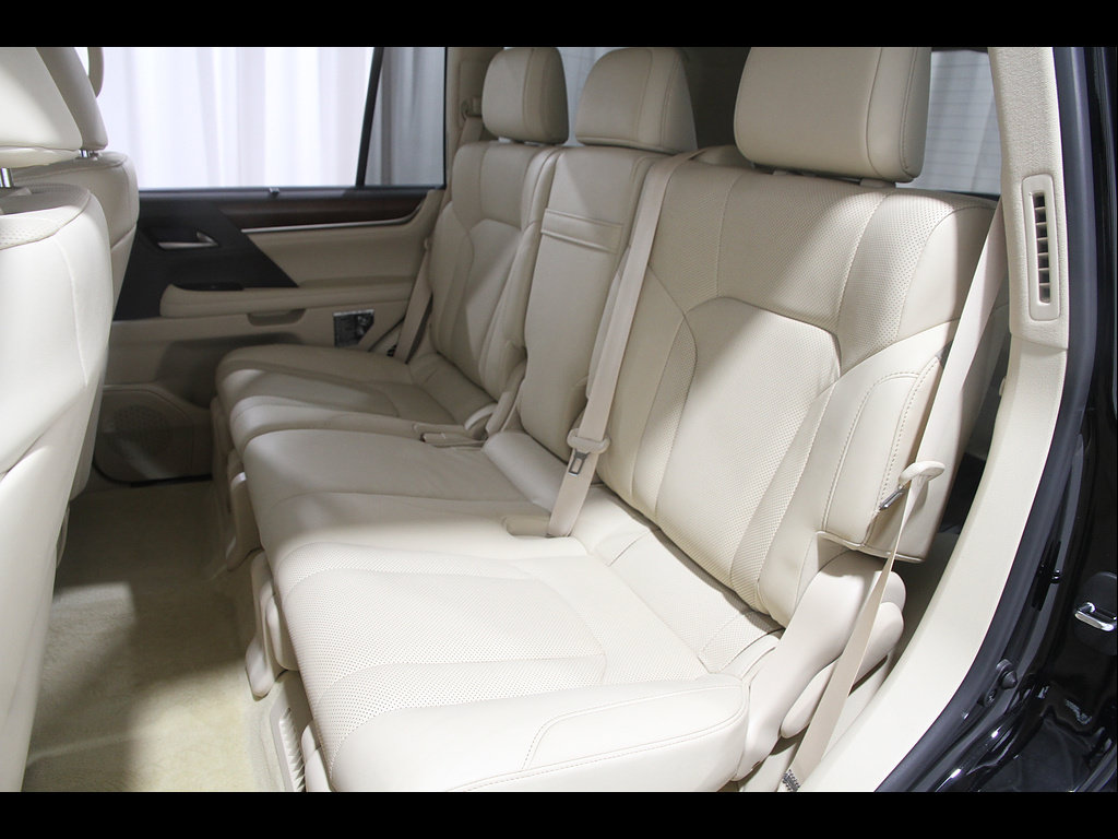 Certified 2021 Lexus LX 570 4WD w/ Luxury Package image 21