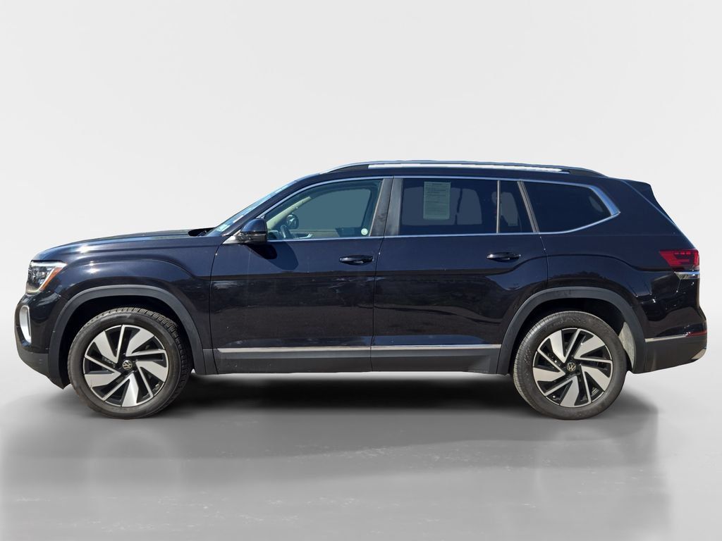 Used 2025 Volkswagen Atlas SEL AWD/4WD image 2