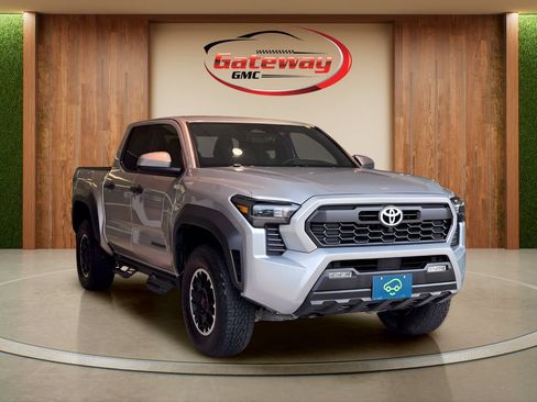 Used 2024 Toyota Tacoma TRD Off-Road AWD/4WD image 3