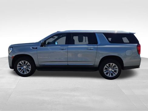 Used 2024 GMC Yukon XL Denali AWD/4WD image 9