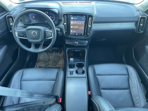 Certified 2024 Volvo XC40 B5 Core image 24