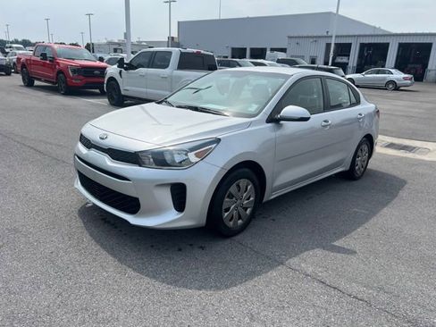 Used 2019 Kia Rio S FWD image 3