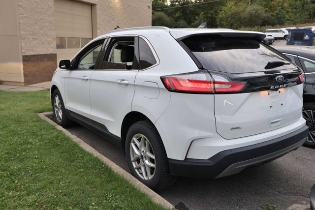 Used 2024 Ford Edge SEL w/ Convenience Package AWD/4WD image 4
