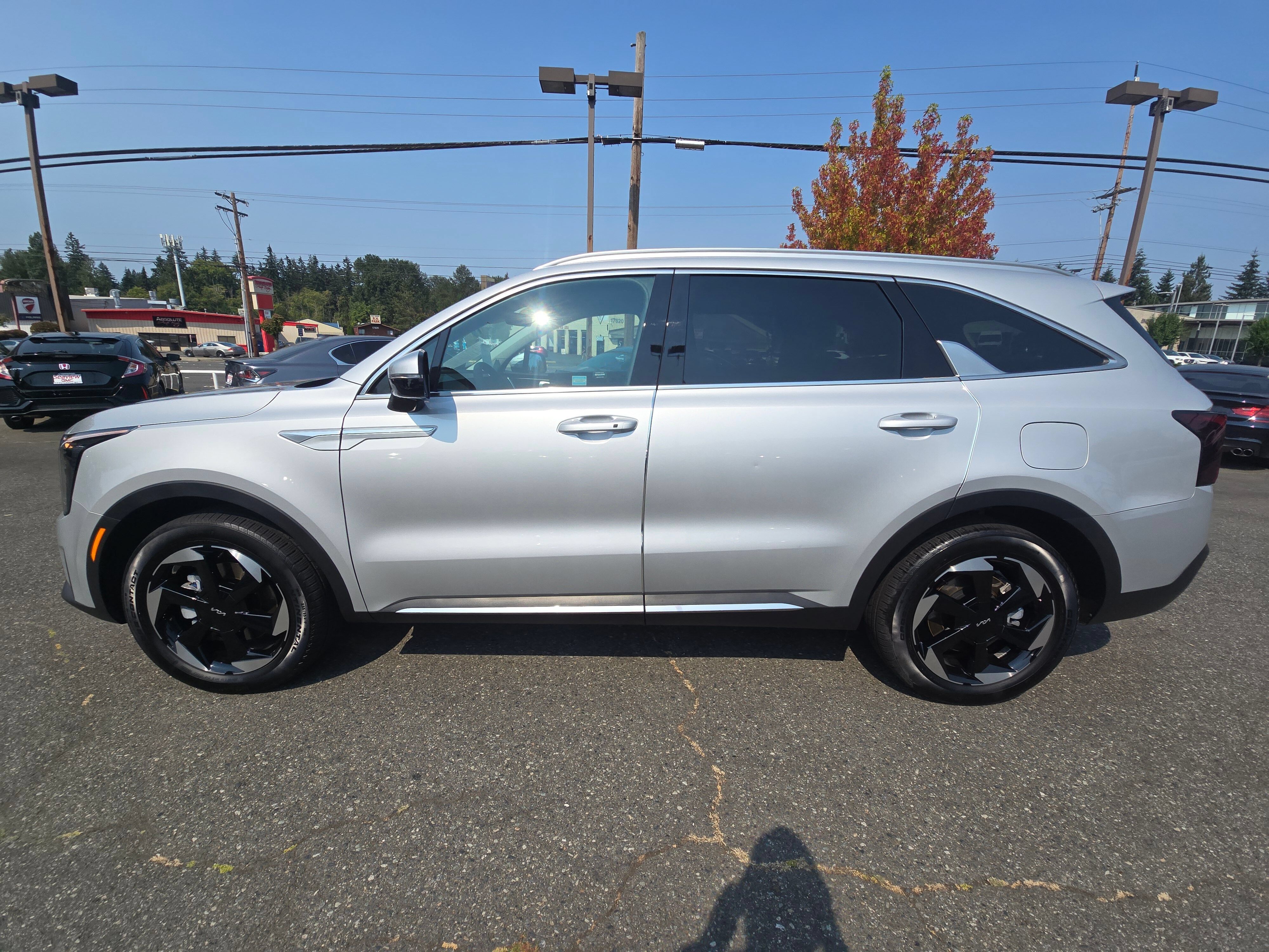 Used 2025 Kia Sorento EX AWD/4WD image 4