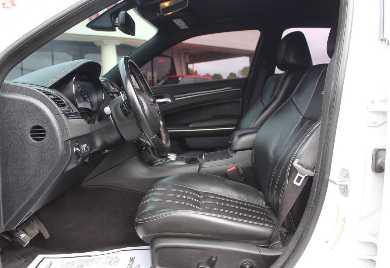 Used 2018 Chrysler 300 S w/ 300S Premium Group AWD/4WD image 16