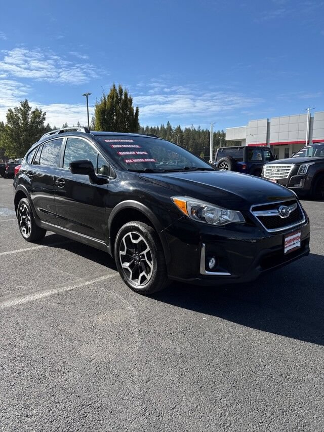 Used 2017 Subaru Crosstrek 2.0i Premium w/ Moonroof Package AWD/4WD image 3
