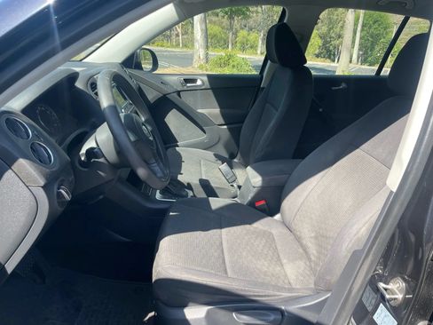 Used 2017 Volkswagen Tiguan S FWD image 9