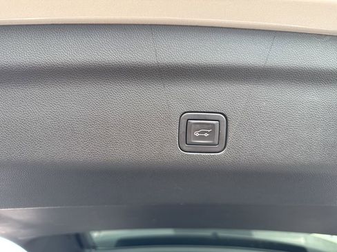 Used 2023 Chevrolet Tahoe High Country image 7