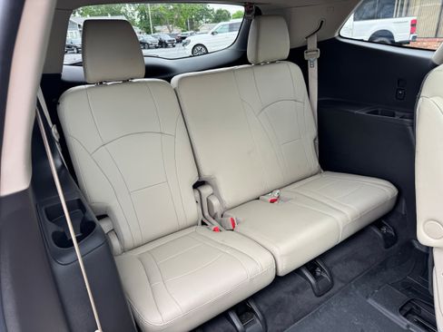 Used 2019 Buick Enclave Premium w/ Experience Buick Package FWD image 16