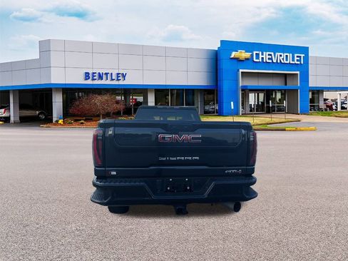 Used 2024 GMC Sierra 2500 AT4 w/ AT4 Premium Plus Package image 4