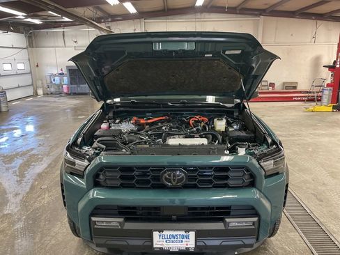 Used 2025 Toyota 4Runner TRD Off-Road AWD/4WD image 36