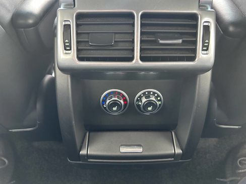 Used 2011 Land Rover Range Rover HSE LUX image 14