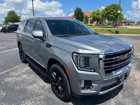 Used 2023 GMC Yukon SLT AWD/4WD image 2