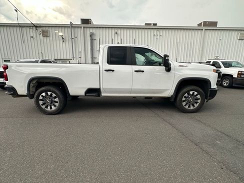 Used 2024 Chevrolet Silverado 2500 Custom w/ Custom Value Package AWD/4WD image 2