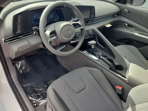 New 2026 Hyundai Elantra SE FWD image 19