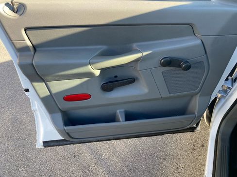 Used 2009 Dodge Ram 2500 Truck ST image 8