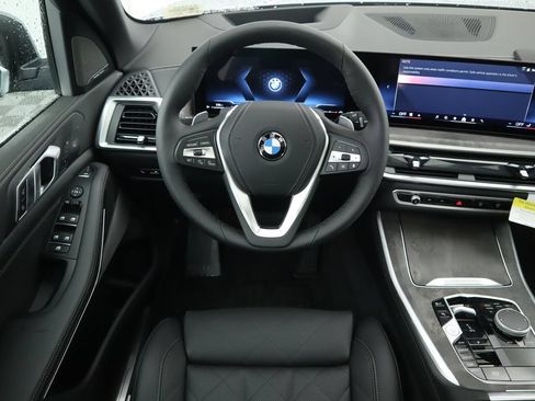 Used 2026 BMW X5 xDrive40i AWD/4WD image 11