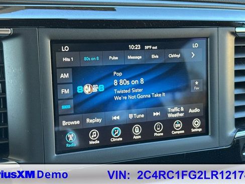 Used 2020 Chrysler Pacifica Touring image 38