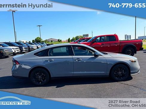 Used 2025 Honda Accord SE image 29