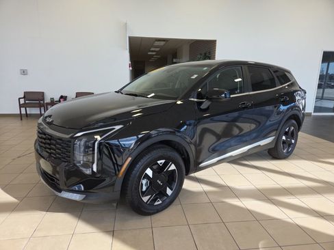 Used 2026 Kia Sportage LX image 3