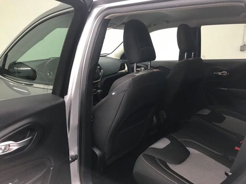 Used 2014 Jeep Cherokee Latitude image 23