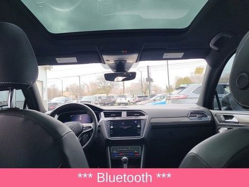 Used 2022 Volkswagen Tiguan SE R-Line image 5