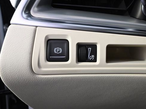 New 2025 Cadillac XT5 Premium Luxury w/ LPO, Floor Liner Package AWD/4WD image 24
