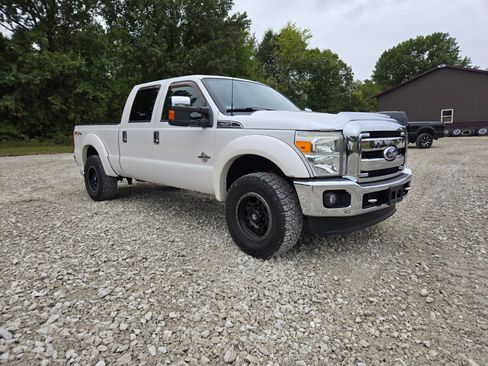 Used 2011 Ford F250 Lariat w/ Chrome Pkg image 6