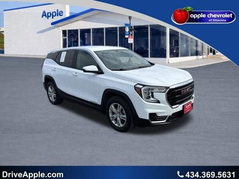 Used 2024 GMC Terrain SLE image 1