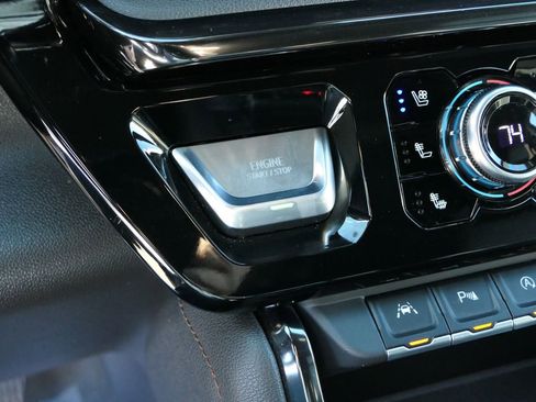 Used 2023 GMC Sierra 1500 AT4 w/ AT4 Preferred Package image 16