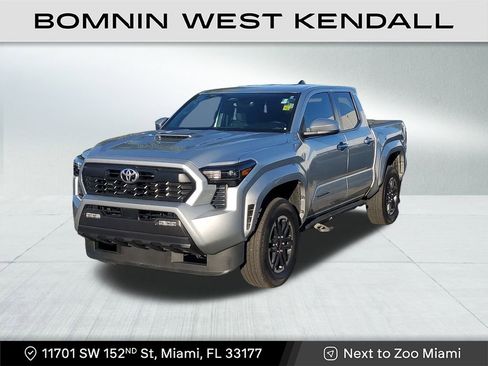 Used 2024 Toyota Tacoma Limited image 3
