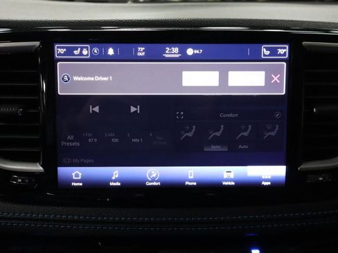 Used 2021 Chrysler Pacifica Touring w/ Cold Weather Group FWD image 15