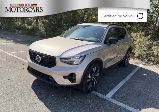 Used 2024 Volvo XC40 B5 Plus w/ Climate Package AWD/4WD image 2
