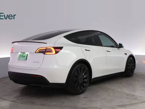 Used 2021 Tesla Model Y Performance AWD/4WD image 3