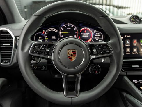 Used 2023 Porsche Cayenne image 26