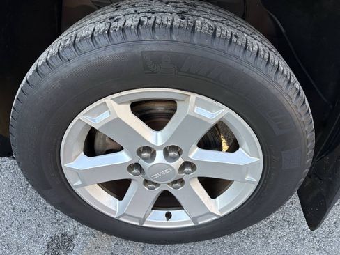 Used 2016 GMC Acadia SLE FWD image 15