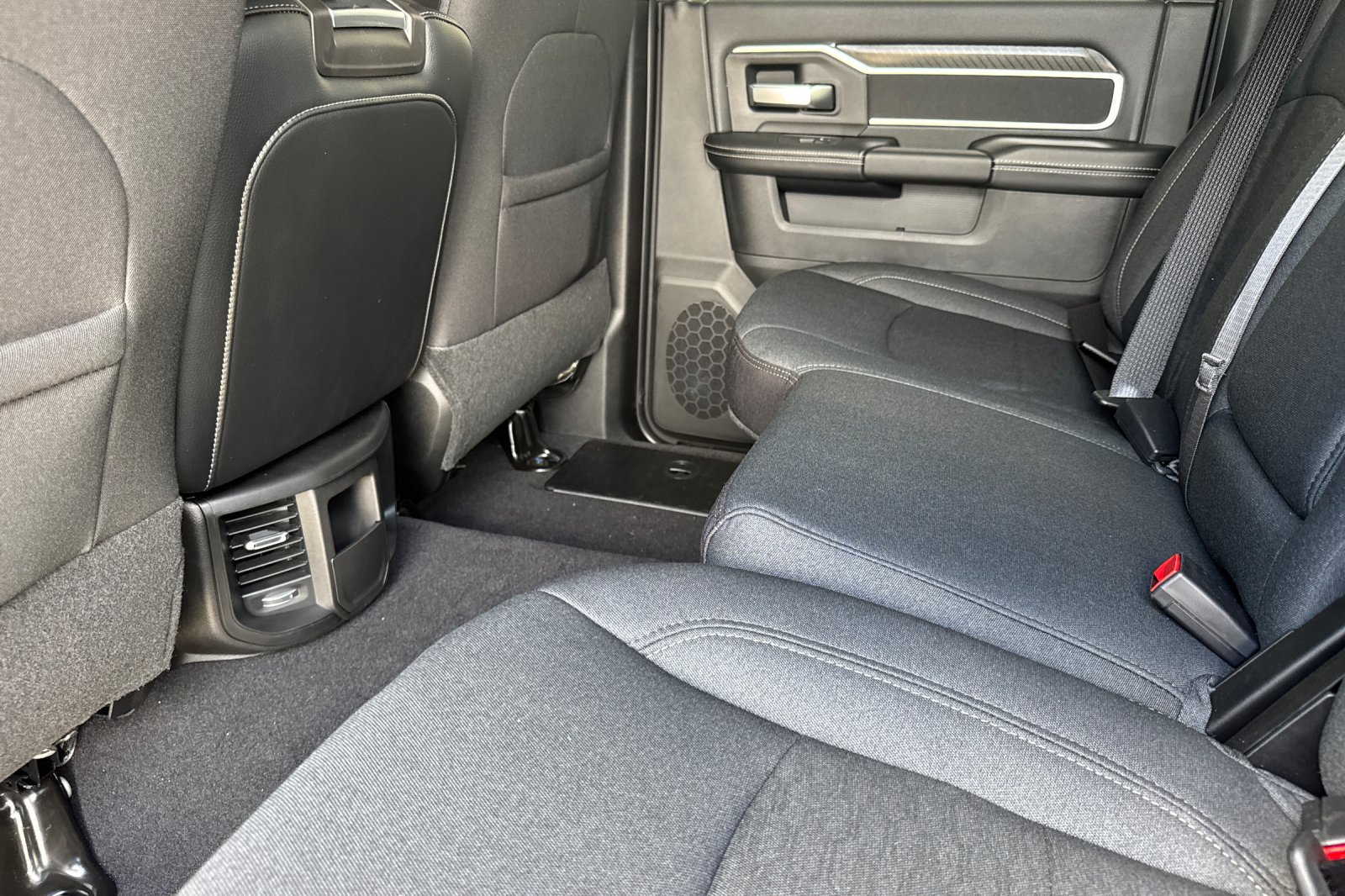 New 2027 RAM 3500 Big Horn AWD/4WD image 11