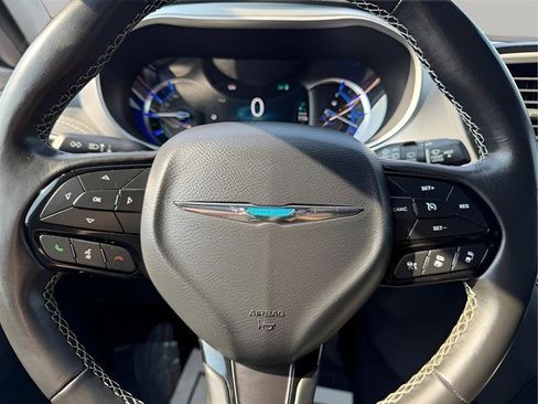 Used 2021 Chrysler Pacifica Touring w/ Uconnect Theater Family Group FWD image 52