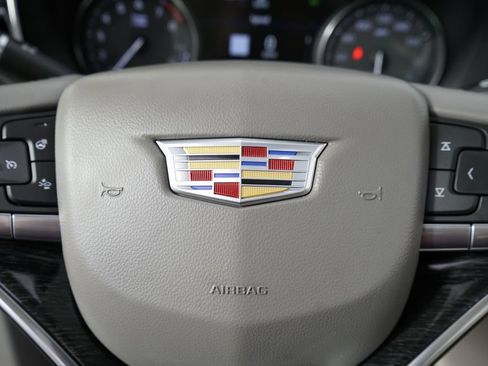 Used 2023 Cadillac XT6 Premium Luxury w/ Technology Package AWD/4WD image 36