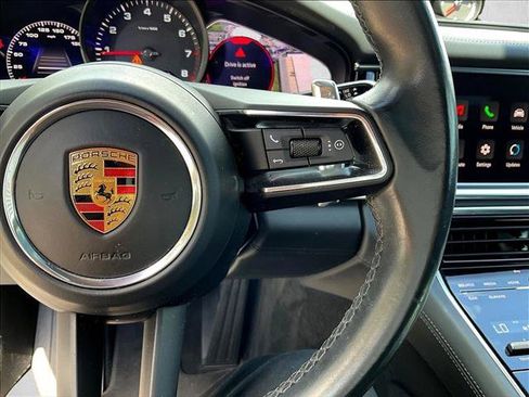 Used 2023 Porsche Panamera image 20