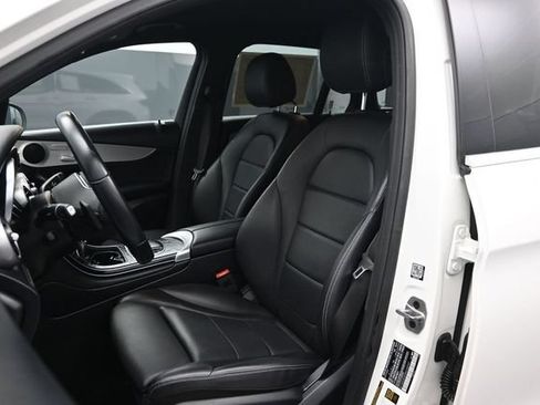 Used 2022 Mercedes-Benz GLC 300 image 5