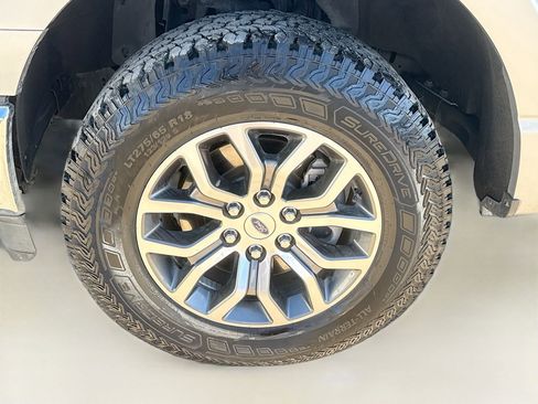 Used 2021 Ford F150 Lariat image 34