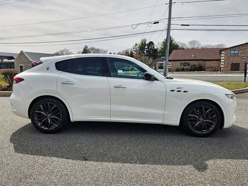 Used 2024 Maserati Levante GT Ultima AWD/4WD image 18