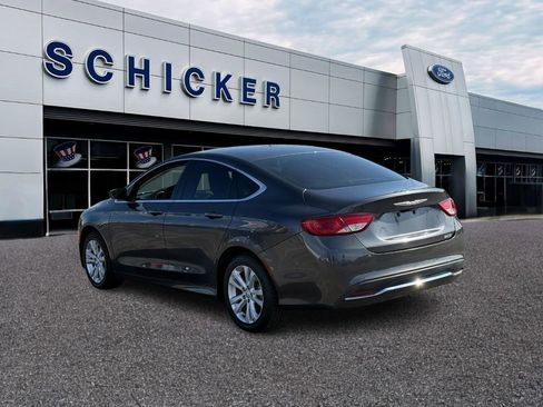 Used 2016 Chrysler 200 Limited image 3