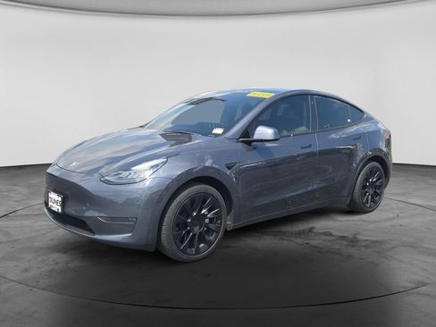 Used 2022 Tesla Model Y Long Range AWD/4WD image 4