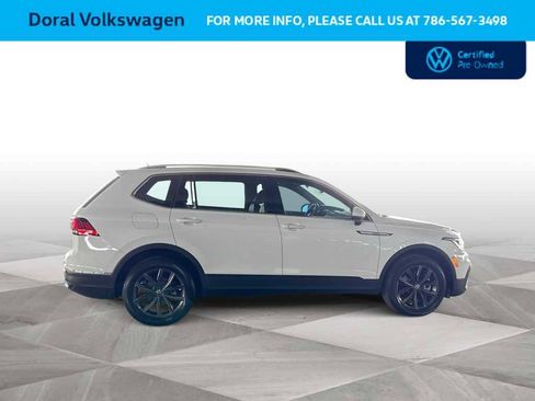 Certified 2022 Volkswagen Tiguan SE image 9